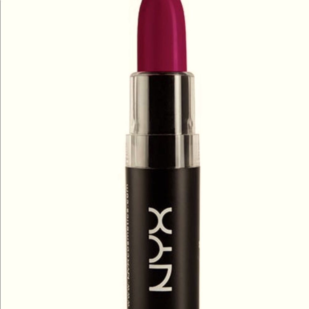 New NYX Matte Lipstick “Siren”